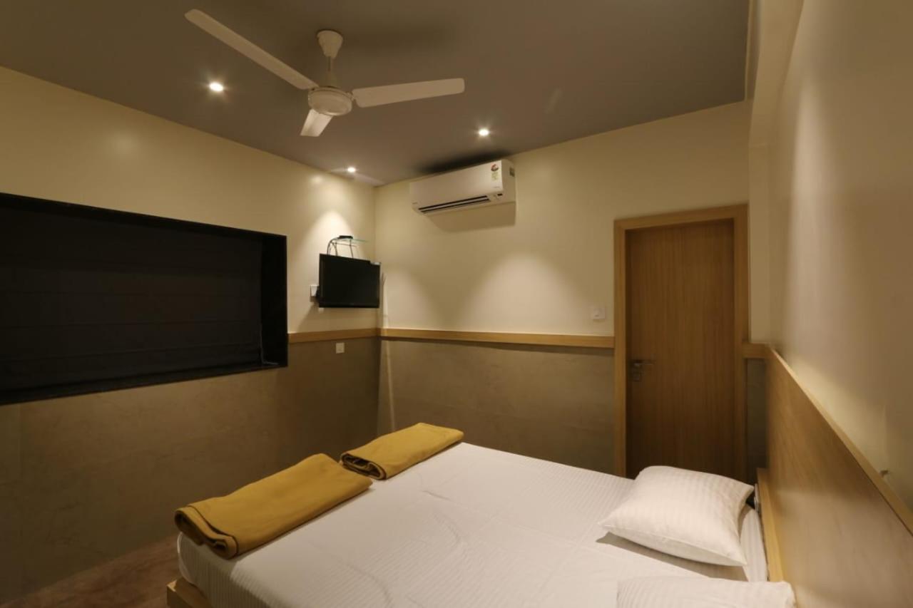 Avenue 10 Boutique Hotel Пюн Екстериор снимка