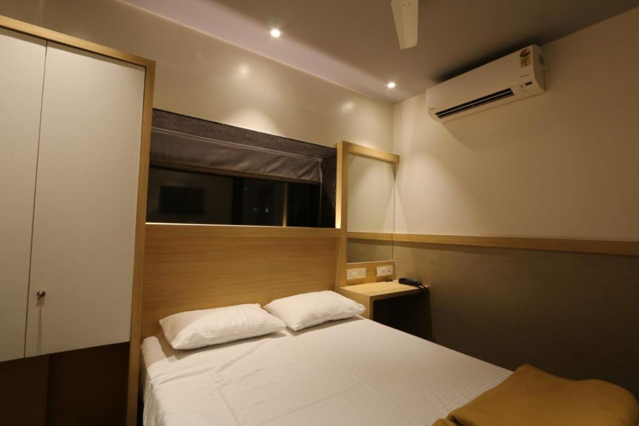 Avenue 10 Boutique Hotel Пюн Екстериор снимка
