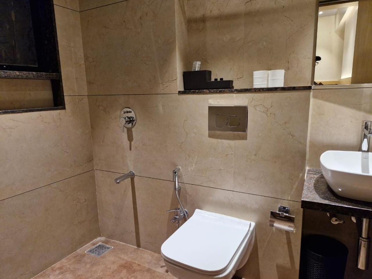 Avenue 10 Boutique Hotel Пюн Екстериор снимка