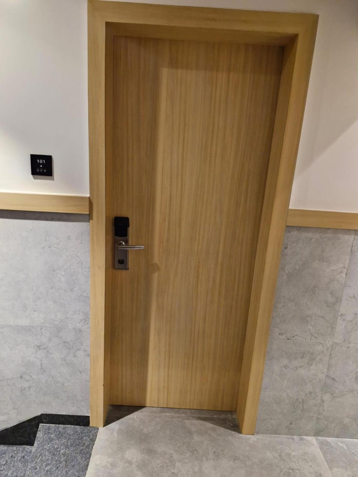 Avenue 10 Boutique Hotel Пюн Екстериор снимка